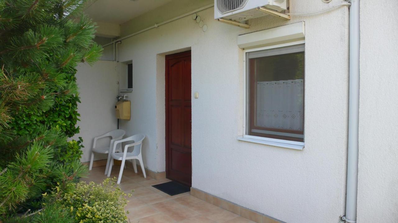 Nyarido Apartman Apartment Alsoors Exterior photo